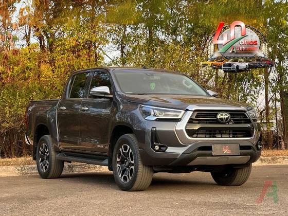 TOYOTA HILUX 2.8 D-4D TURBO DIESEL CD SRX 4X4 AUTOMÁTICO